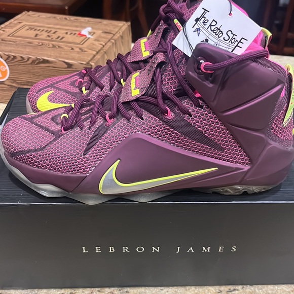 NIKE LEBRON 12 - Picture 6 of 16